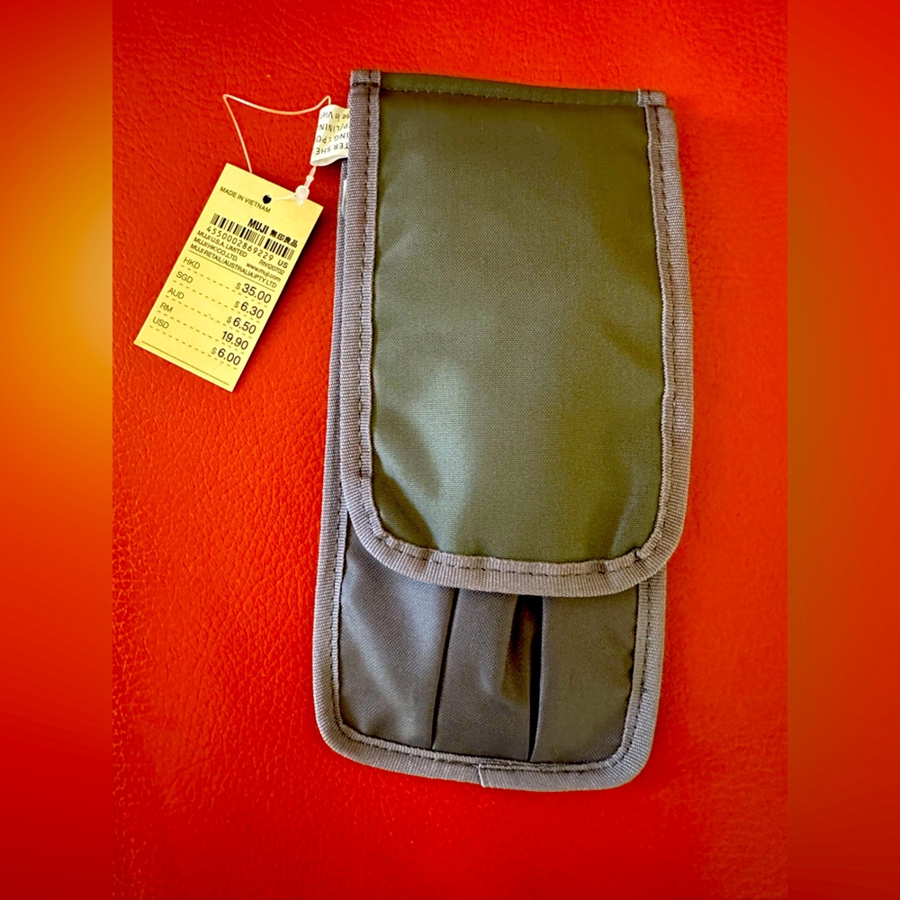 NWT MUJI cosmetic brush case
